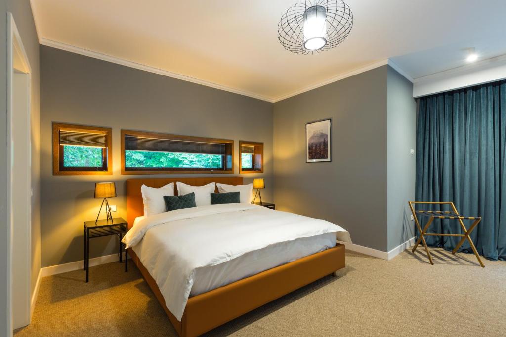 UpperHouse Suites & More - Standard Double Room