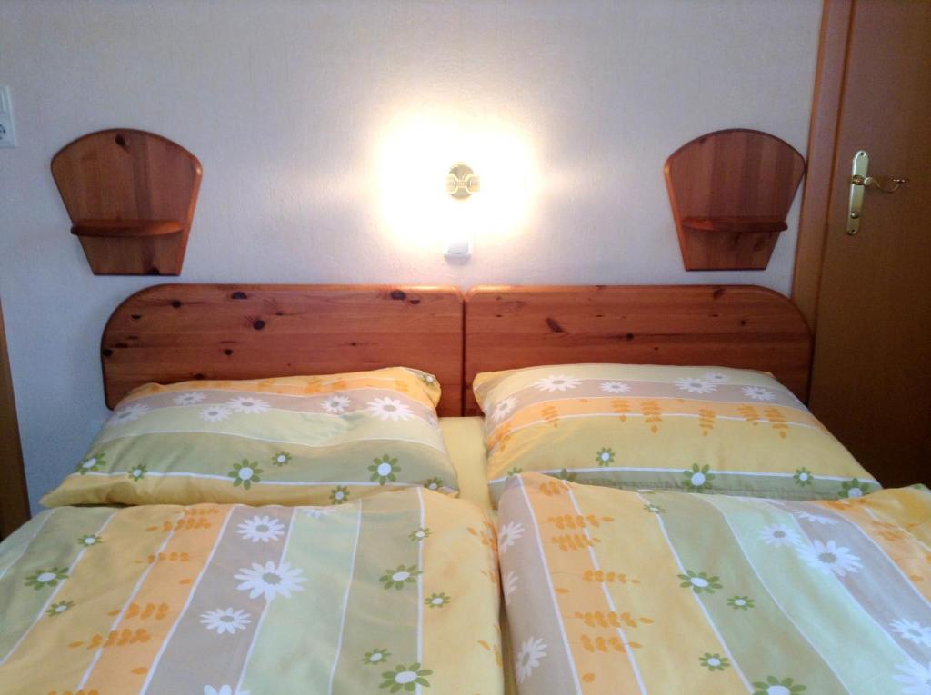 Postel nebo postele na pokoji v ubytování Haus Kloibhofer