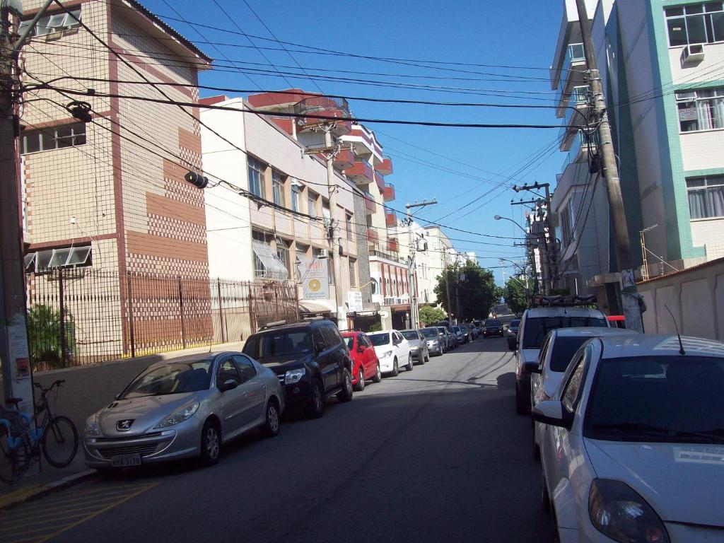  APARTAMENTO A 200 M DA PRAIA DO FORTE -PRÉDIO TRÊS RIOS