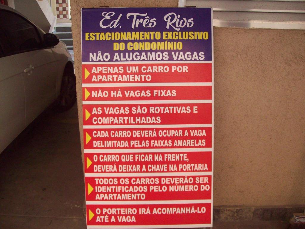  APARTAMENTO A 200 M DA PRAIA DO FORTE -PRÉDIO TRÊS RIOS