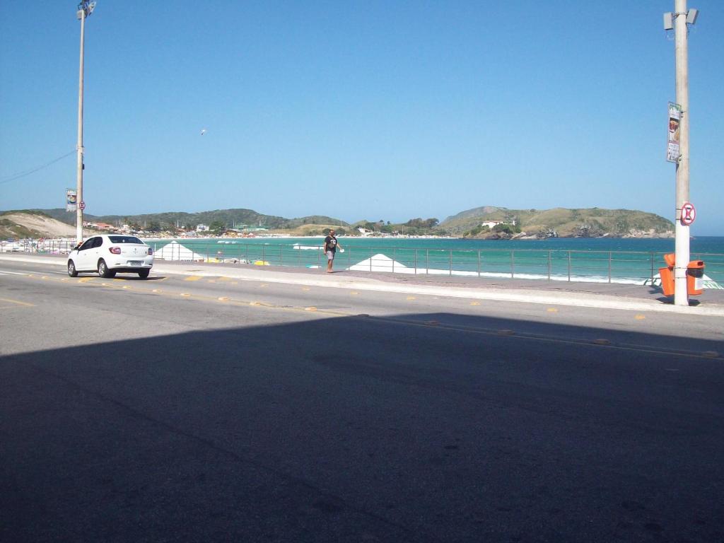  APARTAMENTO A 200 M DA PRAIA DO FORTE -PRÉDIO TRÊS RIOS