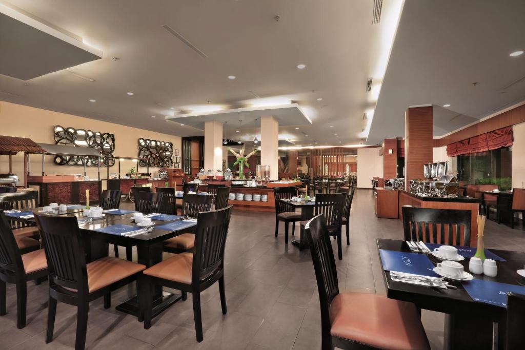 Restaurace v ubytování Aston Tanjung City Hotel