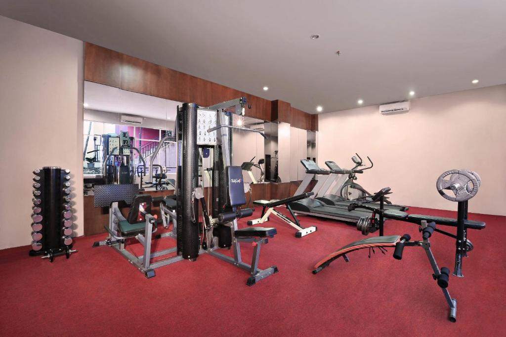 Fitness centrum a/nebo fitness zařízení v ubytování Aston Tanjung City Hotel