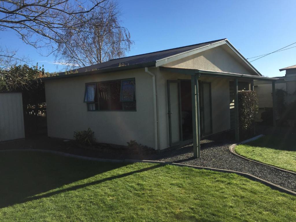 Cosy, Central Greytown Sleepout - Resim 6