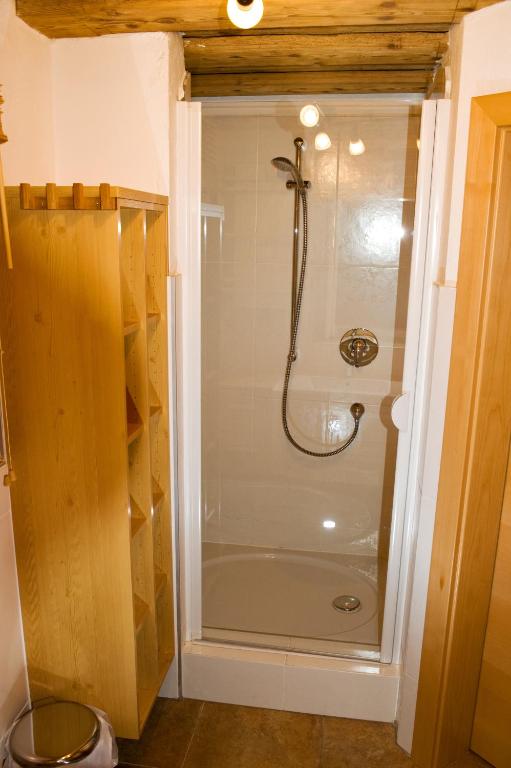 A bathroom at Stegerhütte