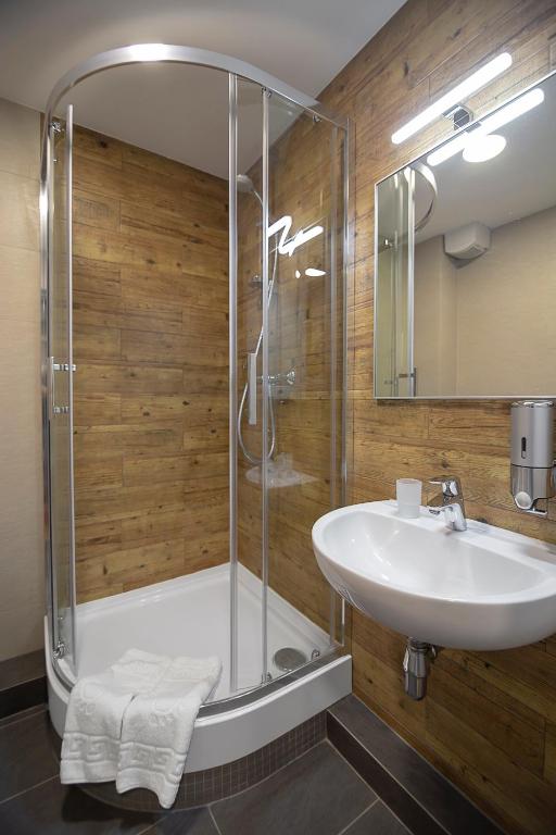 Favor Sport Hotel - Dwin Room