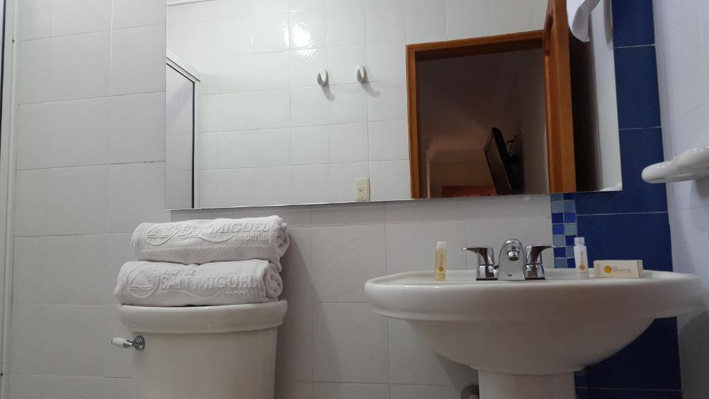 Koupelna v ubytování Hotel San Miguel Imperial