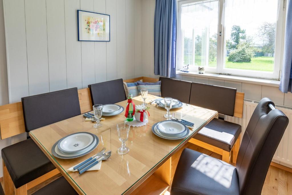 Posezení v ubytování Ferienwohnung Metzler - Blick auf die Berge