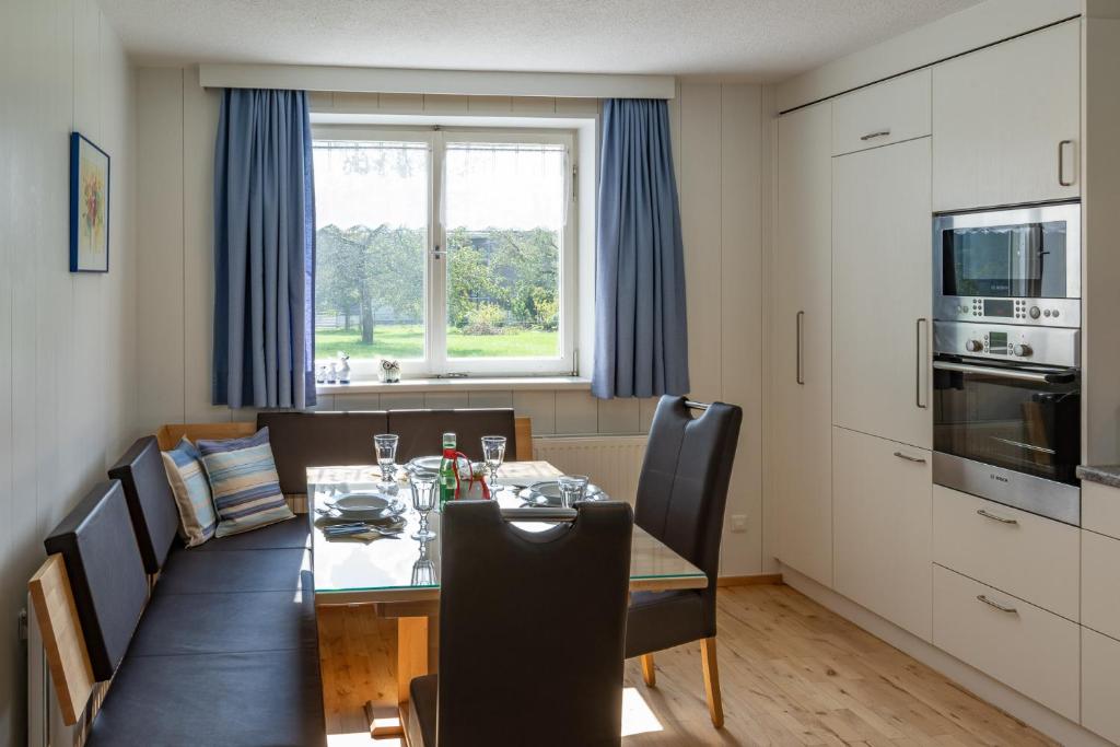 Kuchyň nebo kuchyňský kout v ubytování Ferienwohnung Metzler - Blick auf die Berge