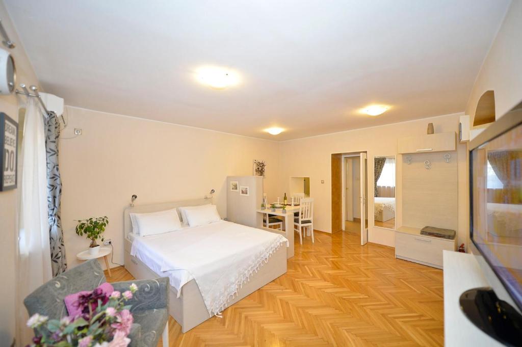 Apartment Filip tesisinde bir odada yatak veya yataklar