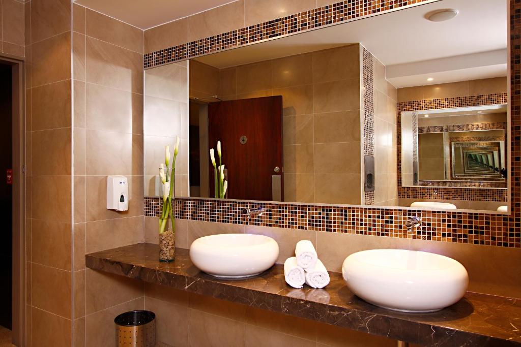 Hotel Reina Isabel - Deluxe Twin Suite