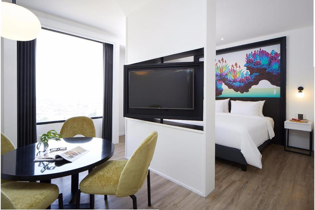de Braga, ARTOTEL Curated - Studio 35