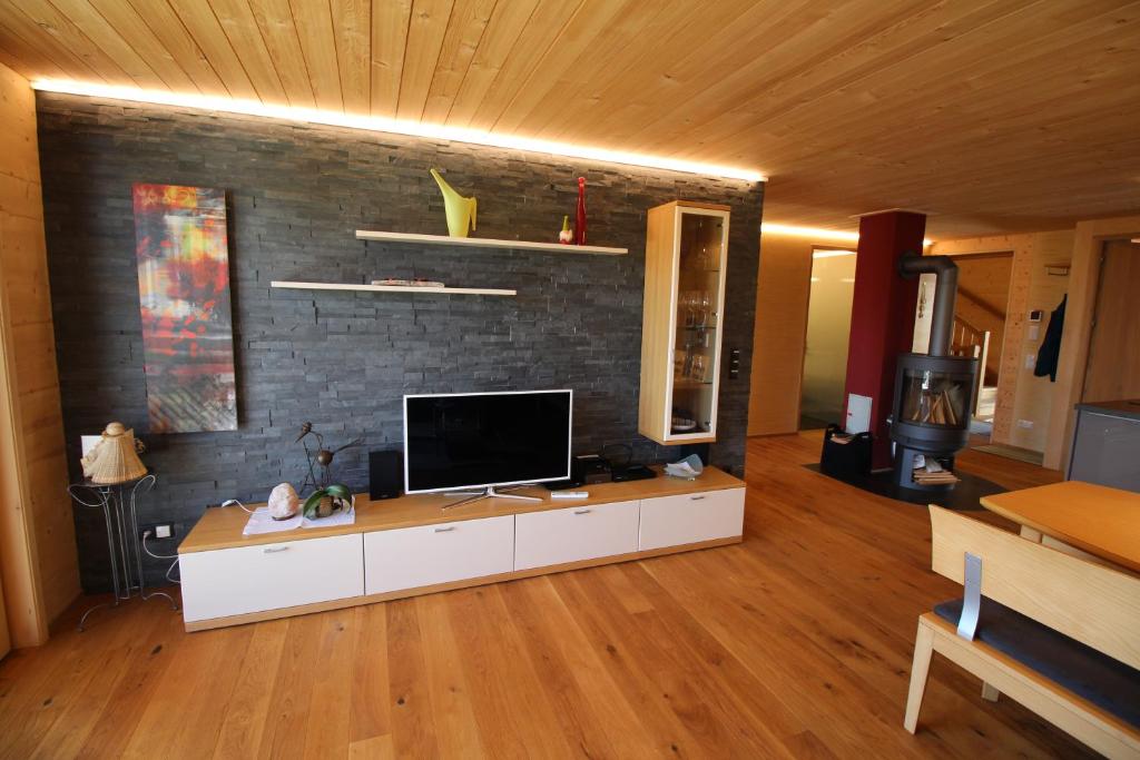 TV a/nebo společenská místnost v ubytování Ferienwohnung Feurle´s