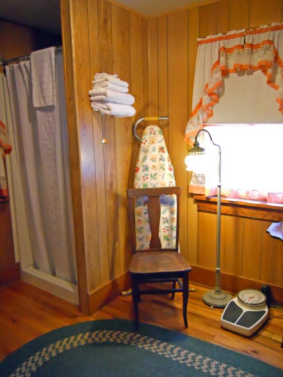 Postel nebo postele na pokoji v ubytování Little River Inn Motel