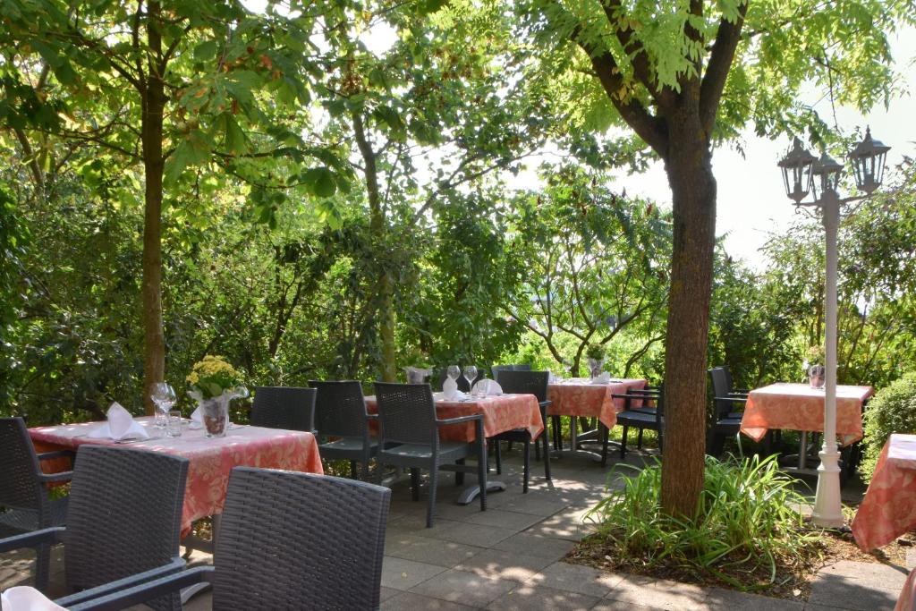 Zahrada ubytování Auberge Ramstein Hôtel - Restaurant