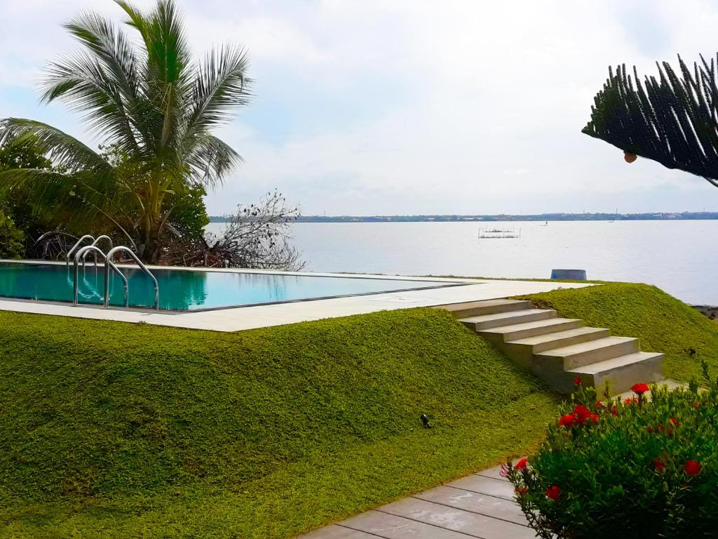 Bazén v ubytování Nico Lagoon Hotel nebo v jeho okolí