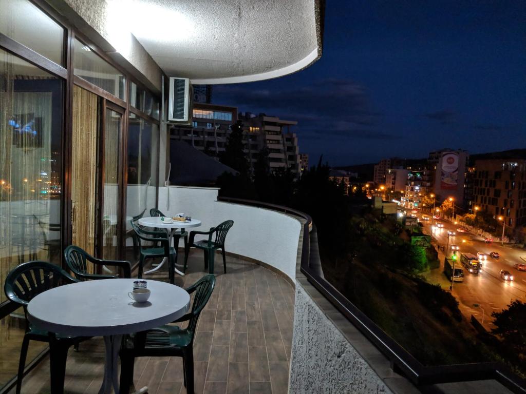 Balkón nebo terasa v ubytování Avlabari Terrace Rooms