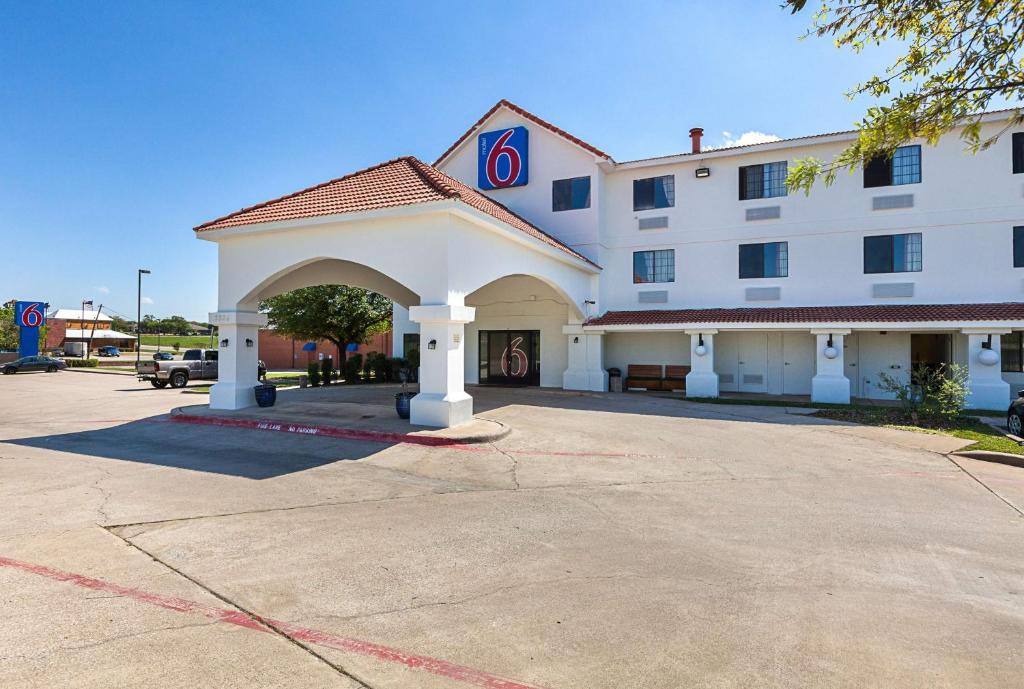 Motel 6-Bedford, TX - Fort Worth