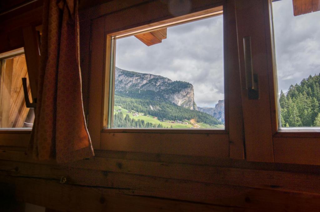 Nespecifikovaný výhled na hory nebo výhled na hory při pohledu z hotelu