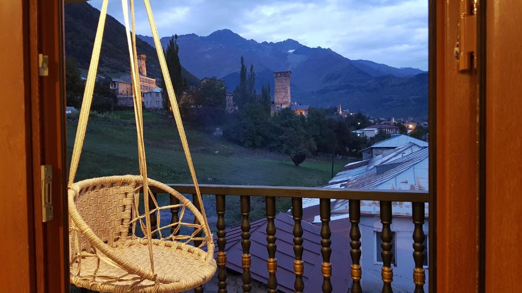 Nespecifikovaný výhled na hory nebo výhled na hory při pohledu z hotelu