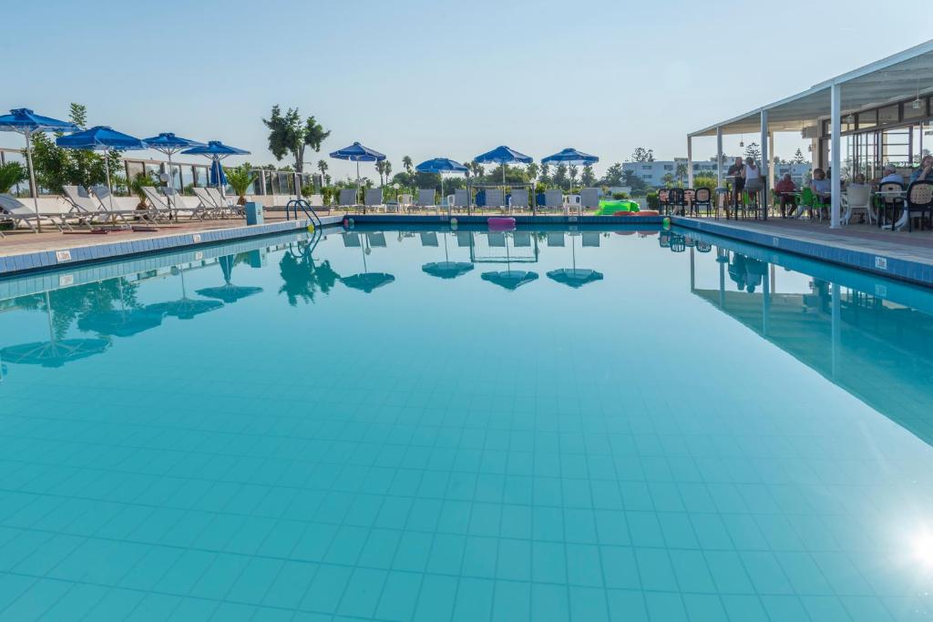 Bazén v ubytovaní Tropical Sol alebo v jeho blízkosti
