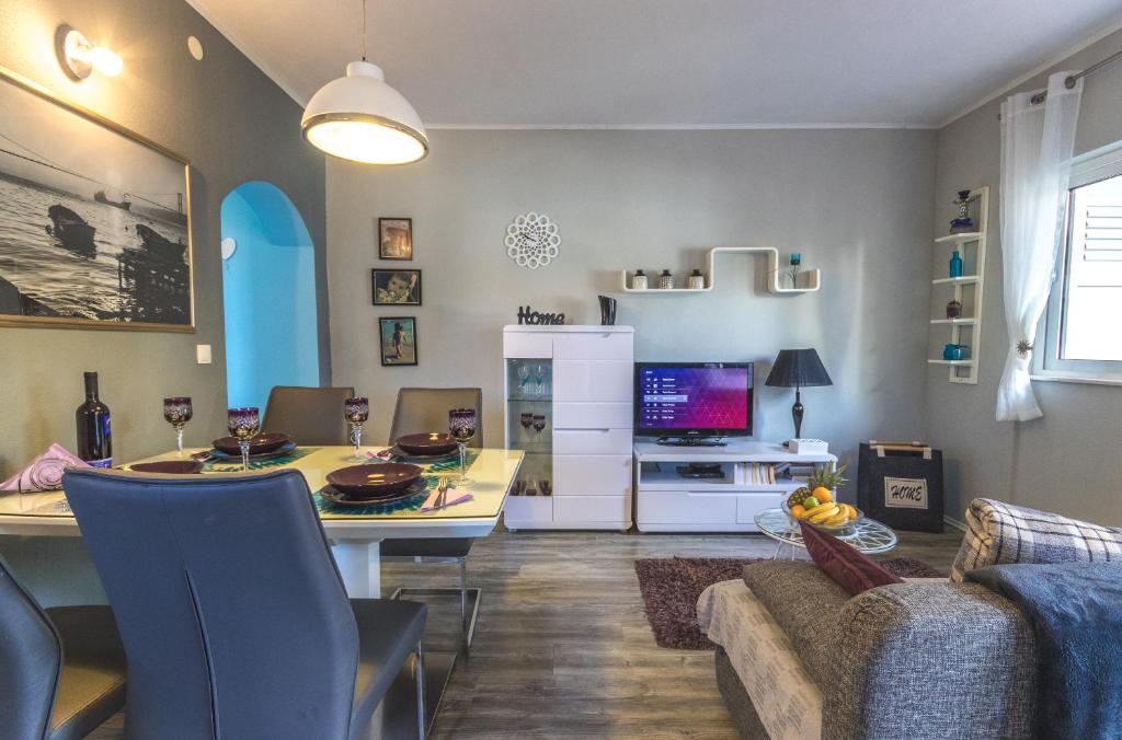 TV a/nebo společenská místnost v ubytování Apartment Gloria2
