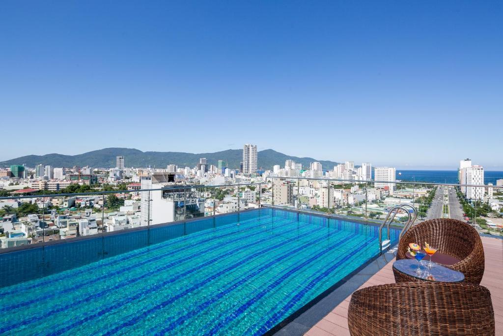 Bazén v ubytování Sepon Blue Hotel nebo v jeho okolí