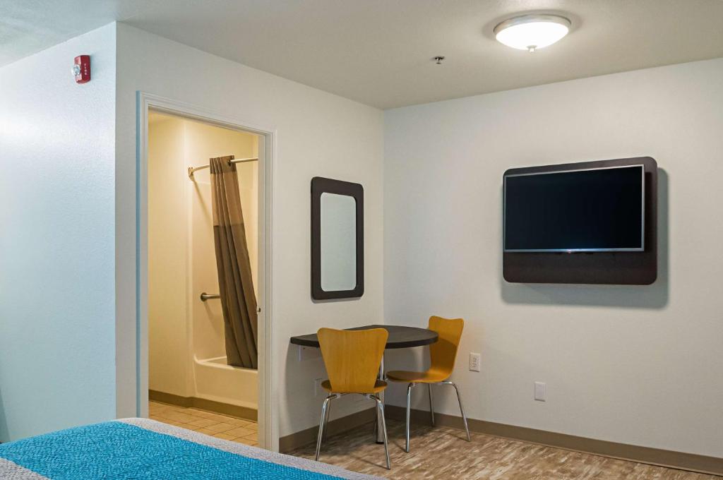 Motel 6-Bay Saint Louis, MS - King Room - Accès Aux Personnes Handicapées - Non-fumeur