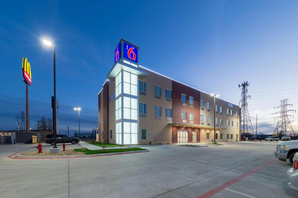 Motel 6 Fort Worth, TX - North - Saginaw photo