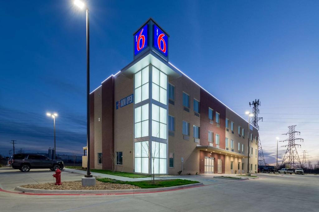 Motel 6 Fort Worth, TX - North - Saginaw photo