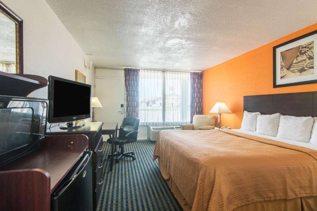 Motel 6-Liberal, KS - Deluxe King Room - Nichtraucher