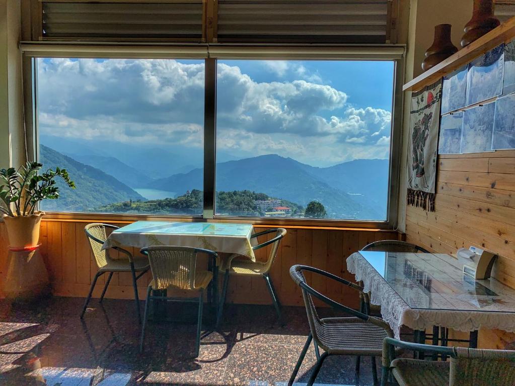 Pogled na planine ili pogled na planine iz smještaja kod domaćina