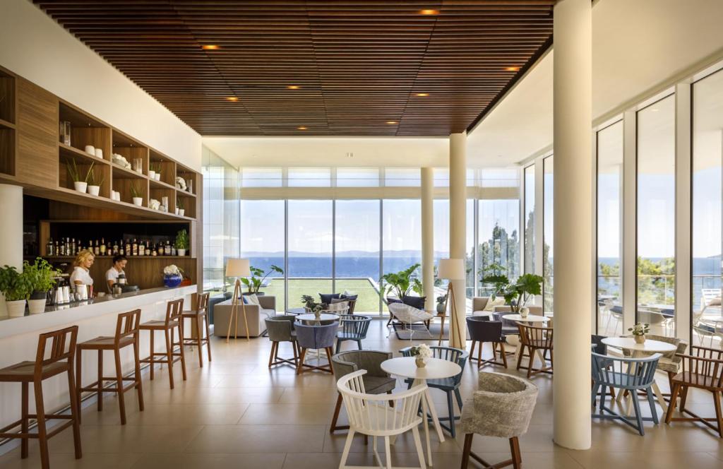 Restaurace v ubytování Girandella Resort, Valamar Collection