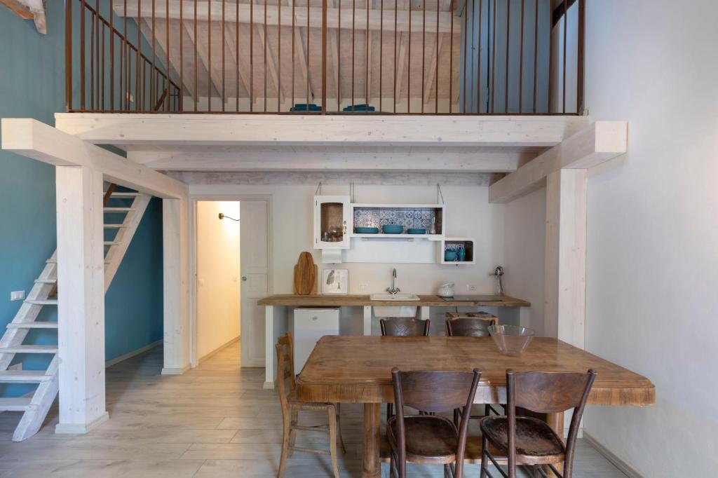 Kuchyň nebo kuchyňský kout v ubytování Bacialupo Foresteria