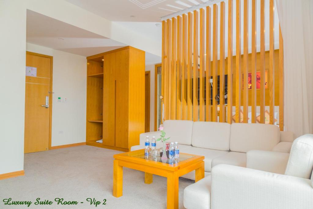Palm Hotel Thanh Hoa - スイート バルコニー付