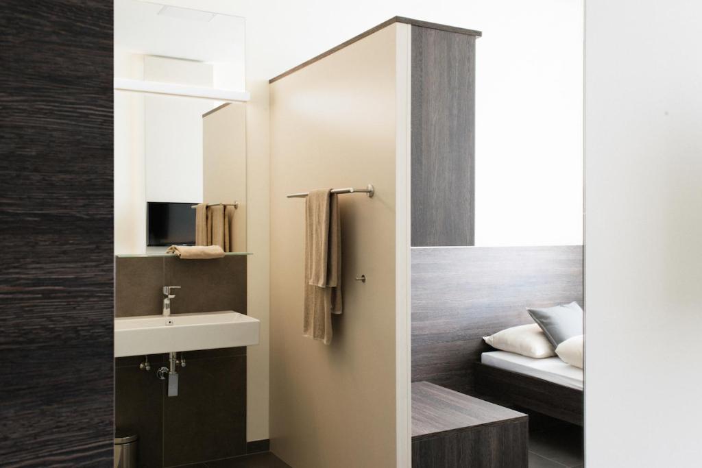 eee Hotel Traun - Resim 7