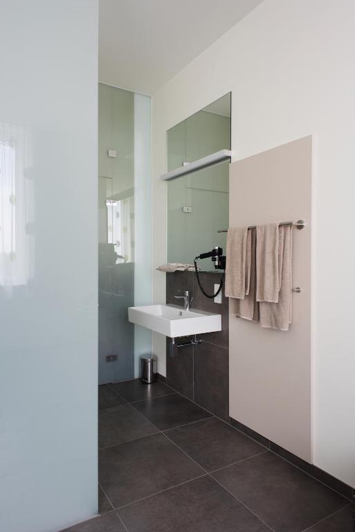 eee Hotel Traun - Resim 35