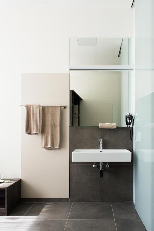 eee Hotel Traun - Resim 44