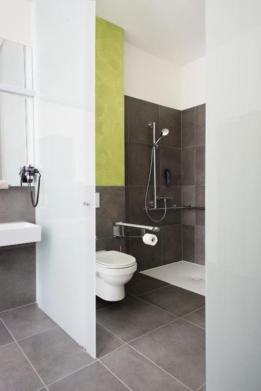 eee Hotel Traun - Resim 45