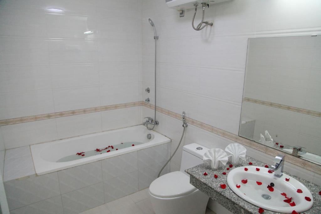 Koupelna v ubytování Paradis Hotel