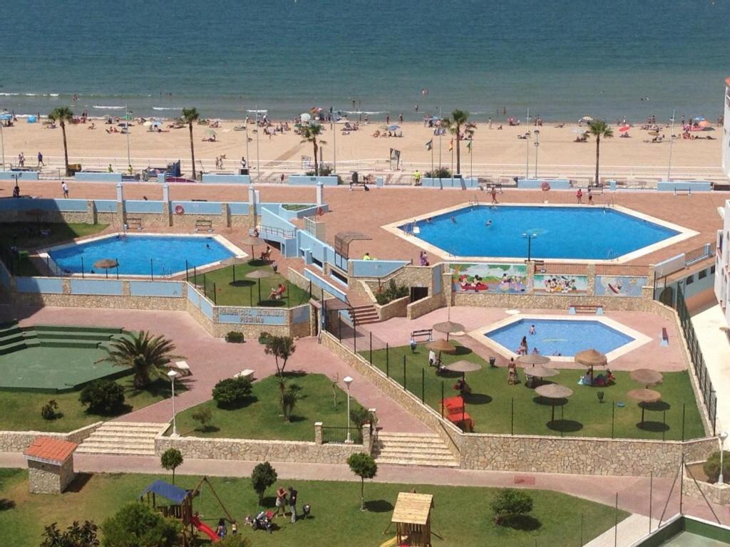 Zdjęcie z galerii obiektu Piso frente la playa de Valdelagrana w mieście El Puerto de Santa María