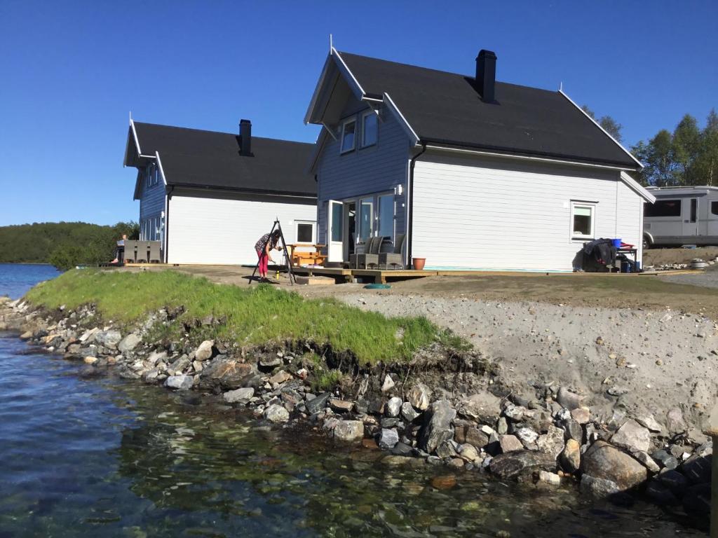 Foto dalla galleria di Senja arctic lodge a Stonglandseidet