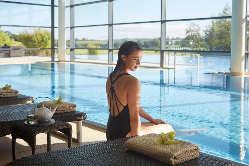 Bazén v ubytování Farnham Estate Spa and Golf Resort nebo v jeho okolí