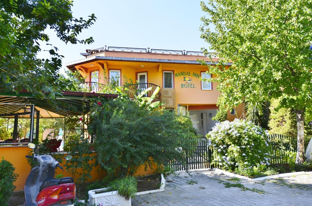 Mandalinn Hotel