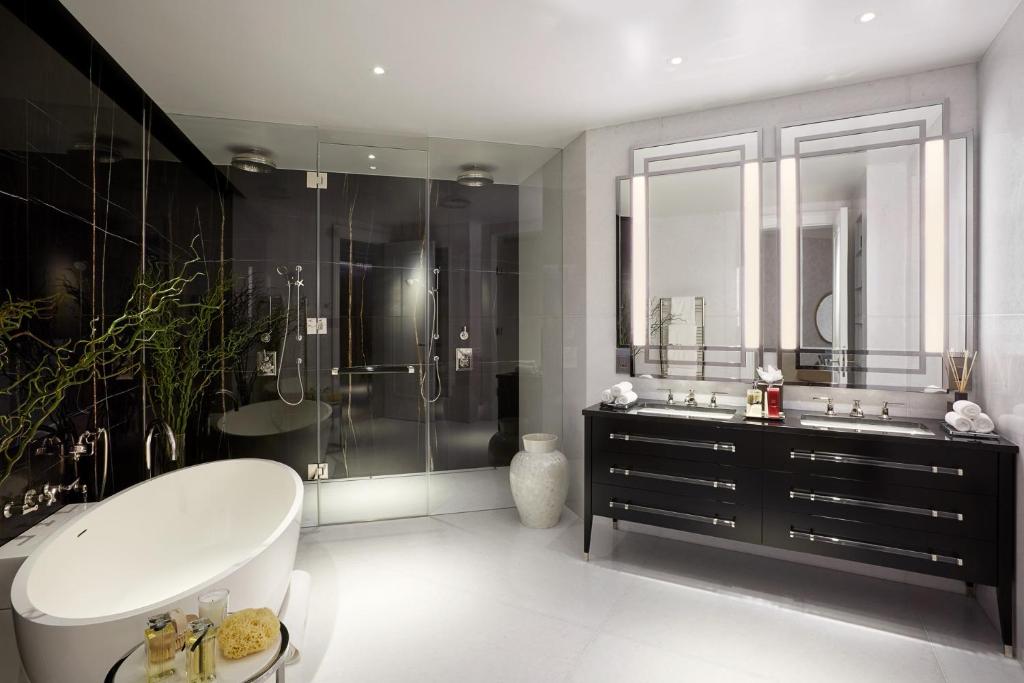 Four Seasons Hotel London at Tower Bridge - Resim 43