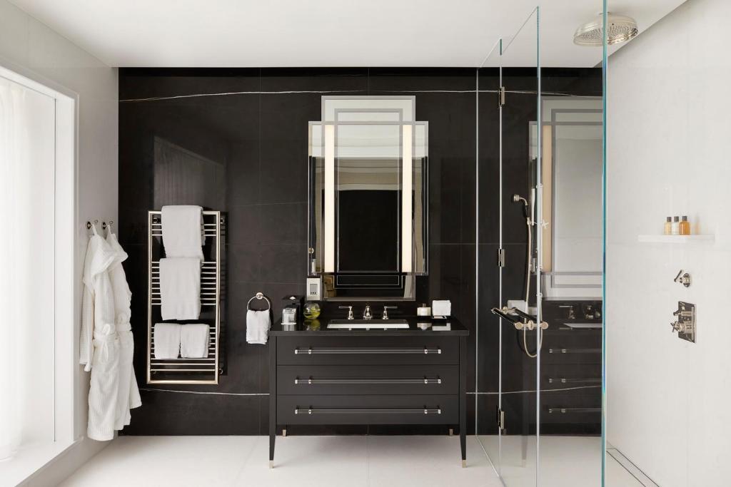 Four Seasons Hotel London at Tower Bridge - Resim 32