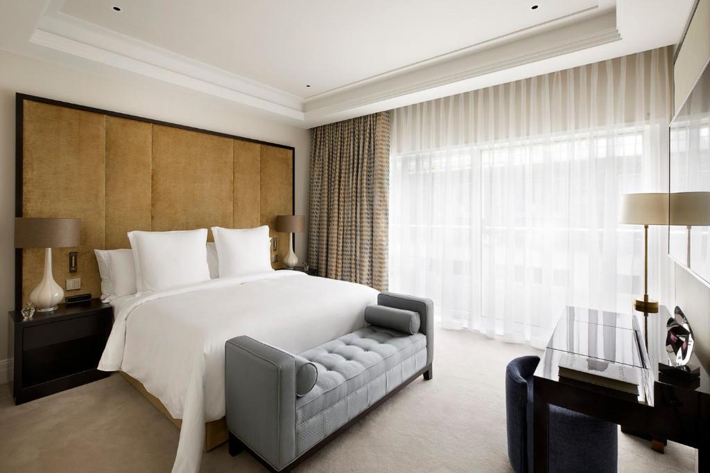 Four Seasons Hotel London at Tower Bridge - Resim 38