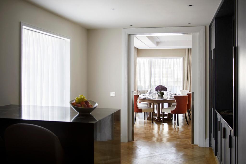 Four Seasons Hotel London at Tower Bridge - Resim 40