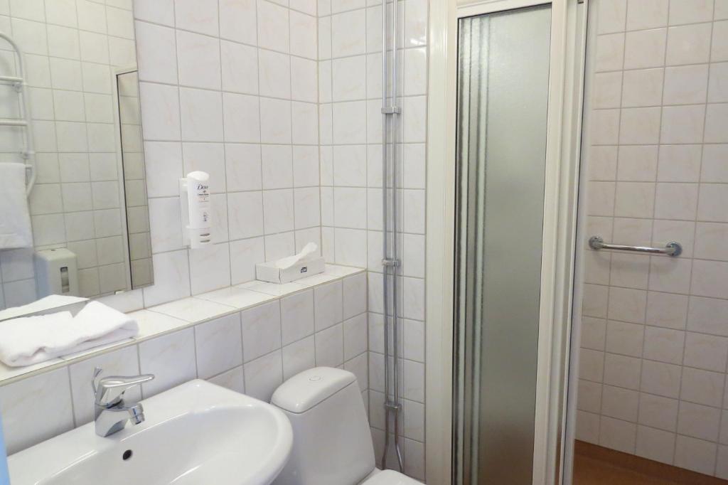 Koupelna v ubytování Hotell Falköping, Sure Hotel Collection by Best Western