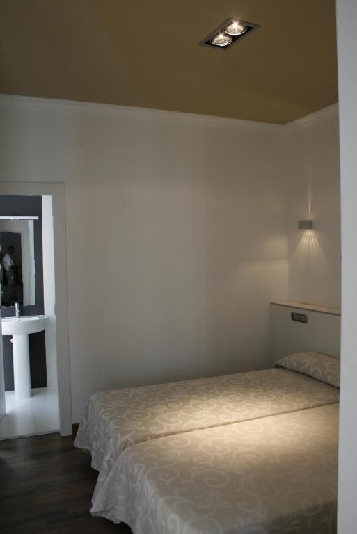 Apartamentos Senabre Palais - One-Bedroom Apartment With City View